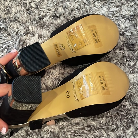 Black Heels, never worn - Picture 5 of 5